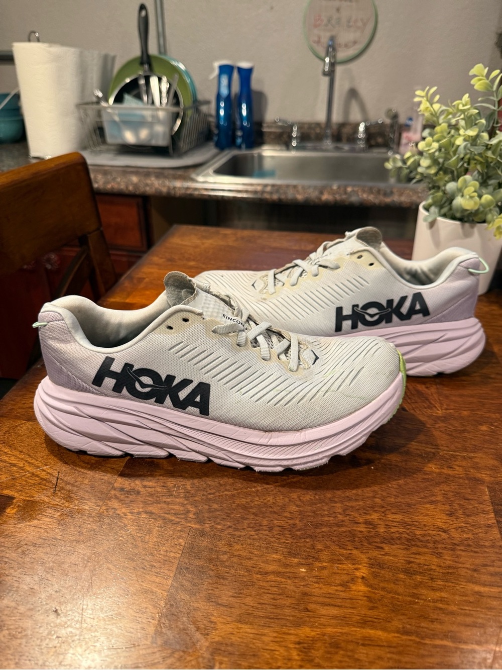 Women’s Hoka Rincon (size 8)